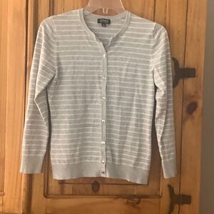 ***** 5 for $25 Jones New York Gray And White Cardigan